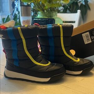 Sorel Whitney II puffy snow boot